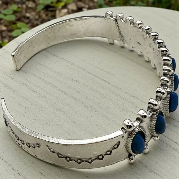 Silver and Blue Stone Women's cuff - Picture 4 of 5